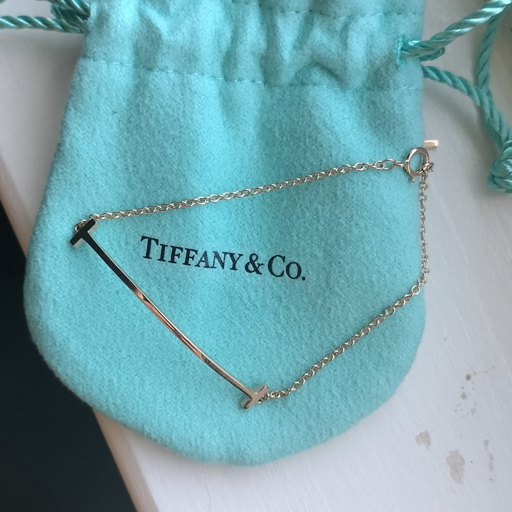 Tiffany & Co. yellow gold chain "T Smile" bracelet, 18k